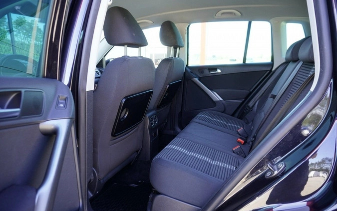 Volkswagen Tiguan cena 38999 przebieg: 206600, rok produkcji 2009 z Węgrów małe 379